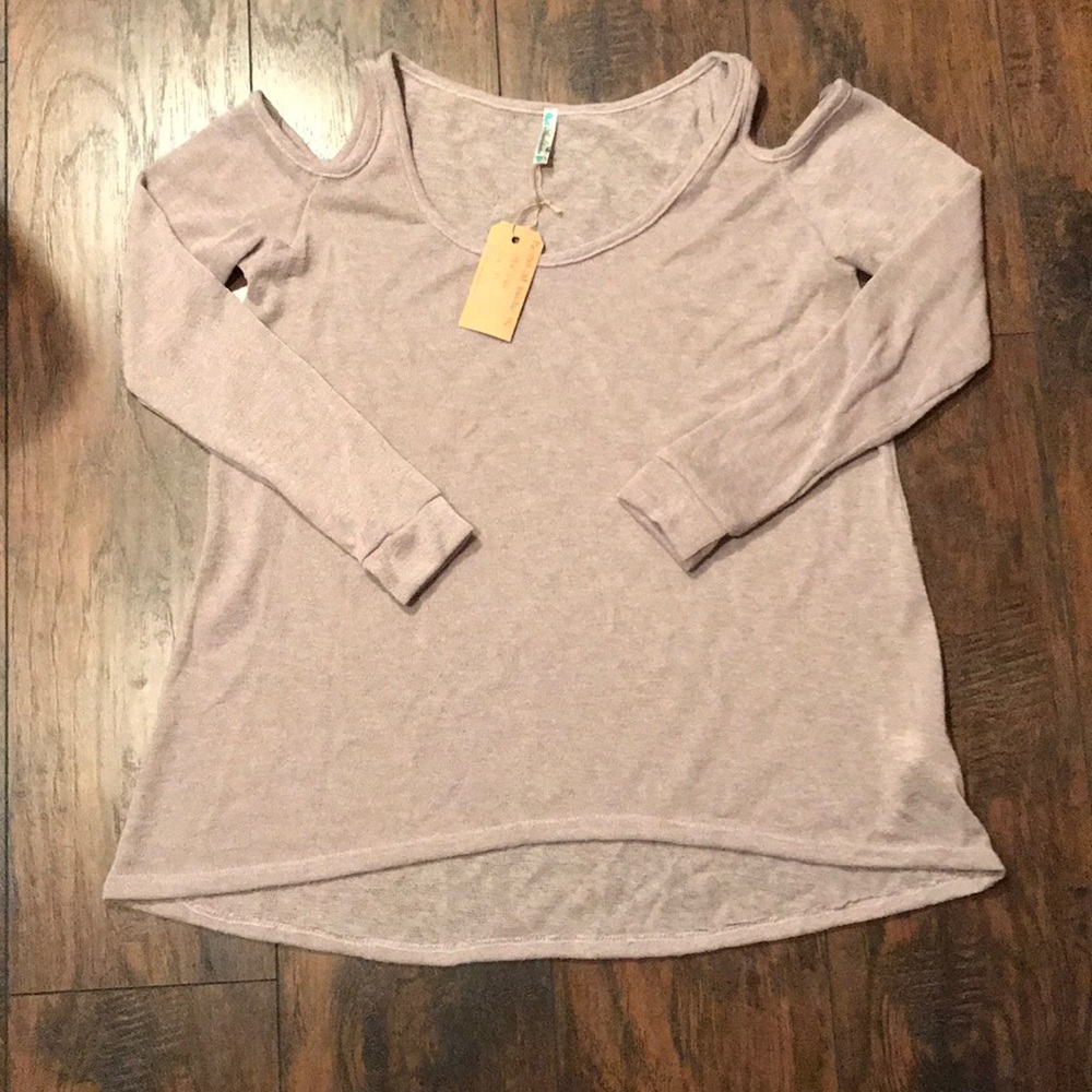 🛍SALE🛍 Lilac Auditions cold shoulder top